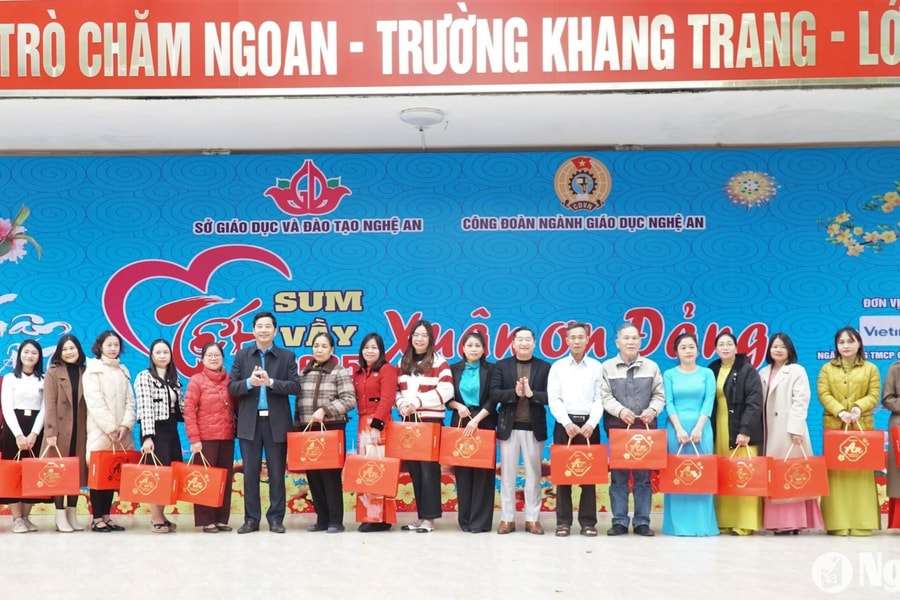 Ngành Giáo dục Nghệ An tổ chức chương trình Tết sum vầy cho giáo viên đặc thù các huyện vùng cao
