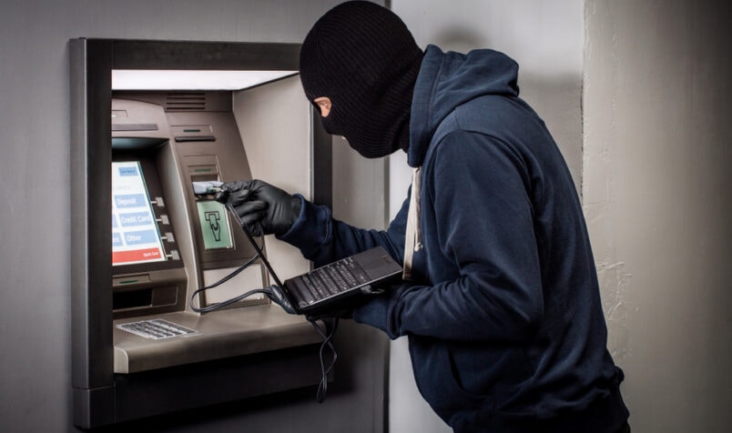 Cách bảo vệ thẻ ngân hàng khỏi những chiêu trò lừa đảo tinh vi