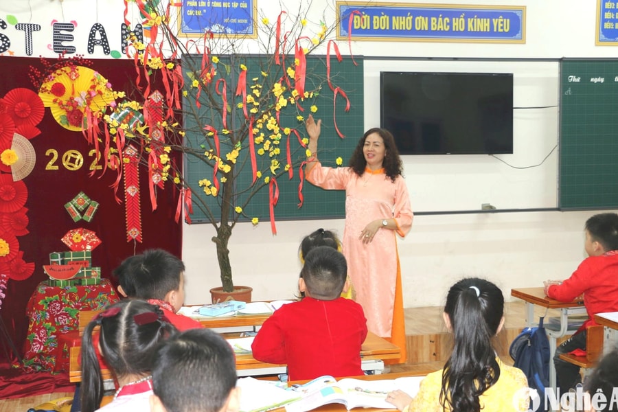 Xung quanh kiến nghị cách tính thừa giờ của giáo viên tiểu học thành phố Vinh