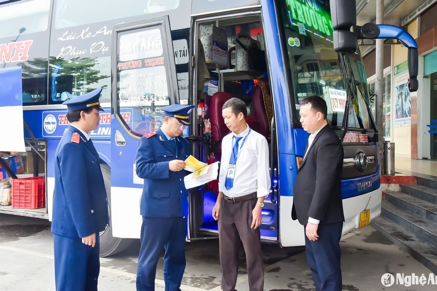 Quy định xử phạt hành khách đi xe vi phạm quy định về trật tự, an toàn giao thông