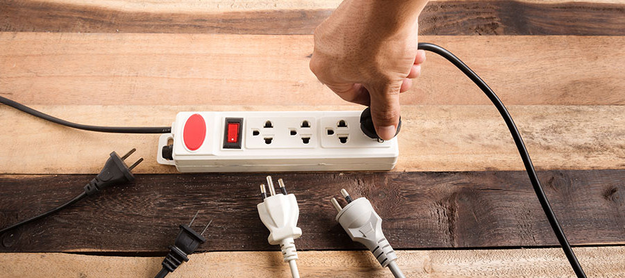 Những thiết bị nào bạn nên rút phích cắm hoặc tắt nguồn khi đi nghỉ?
