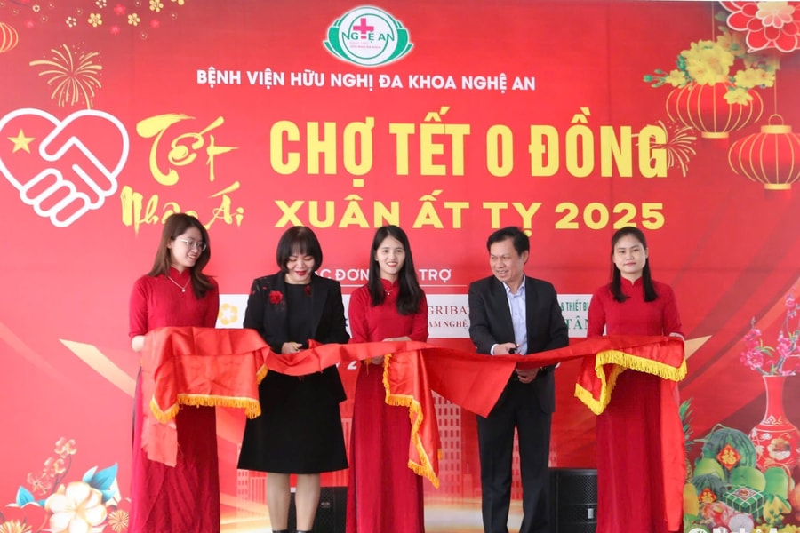 Bệnh viện Hữu nghị Đa khoa Nghệ An tổ chức 'Tết nhân ái - Chợ Tết 0 đồng'