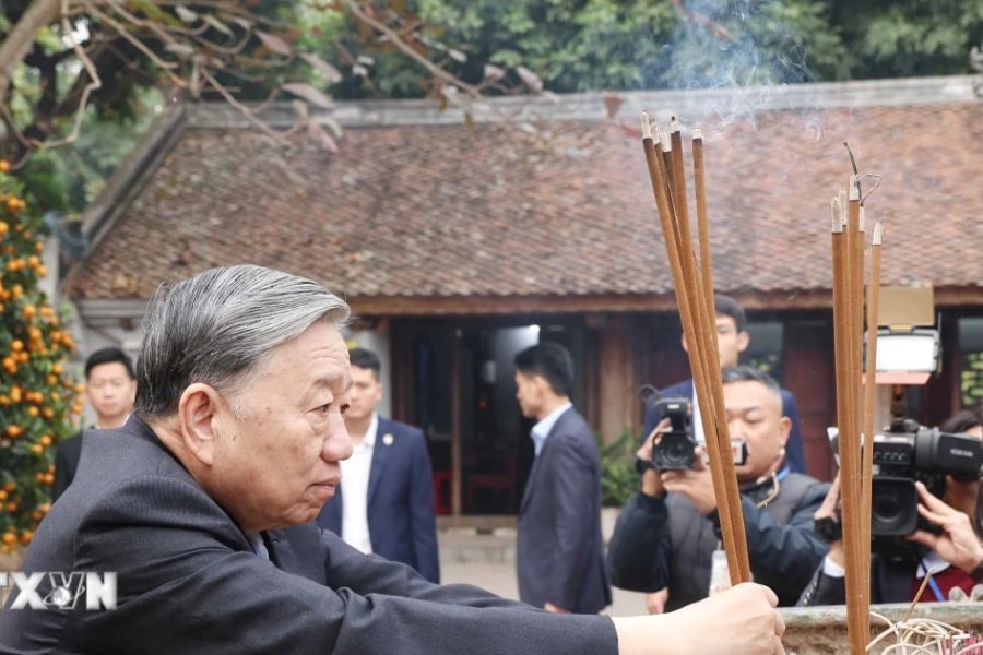 Tổng Bí thư Tô Lâm dâng hương tại Khu Di tích Quốc gia đặc biệt Cố đô Hoa Lư