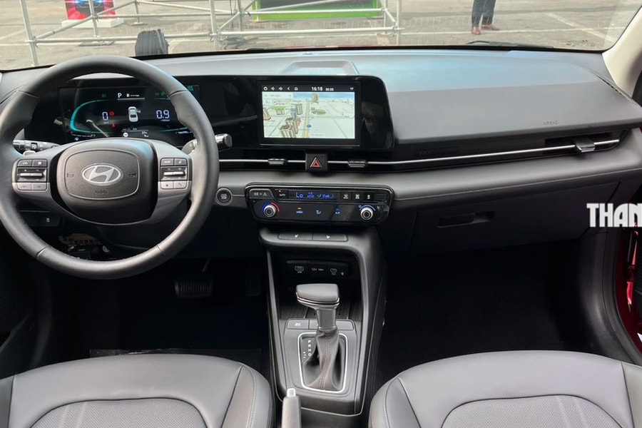 Mùi trên ô tô mới xuất phát từ đâu, có gây hại cho người ngồi trên xe?