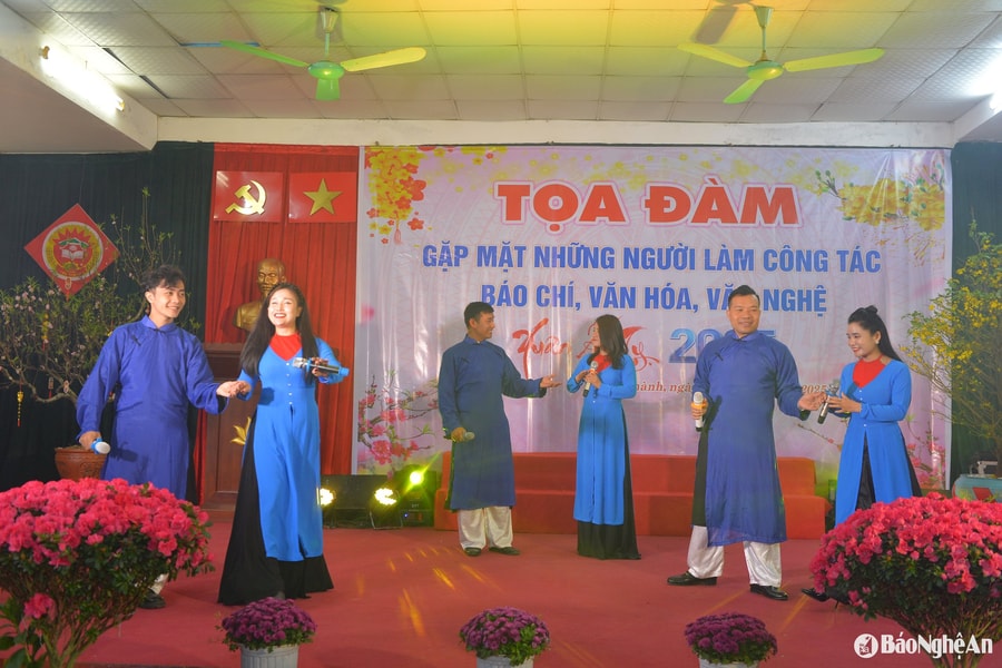 Yên Thành gặp mặt những người làm công tác báo chí, văn hoá, văn nghệ đầu Xuân Ất Tỵ