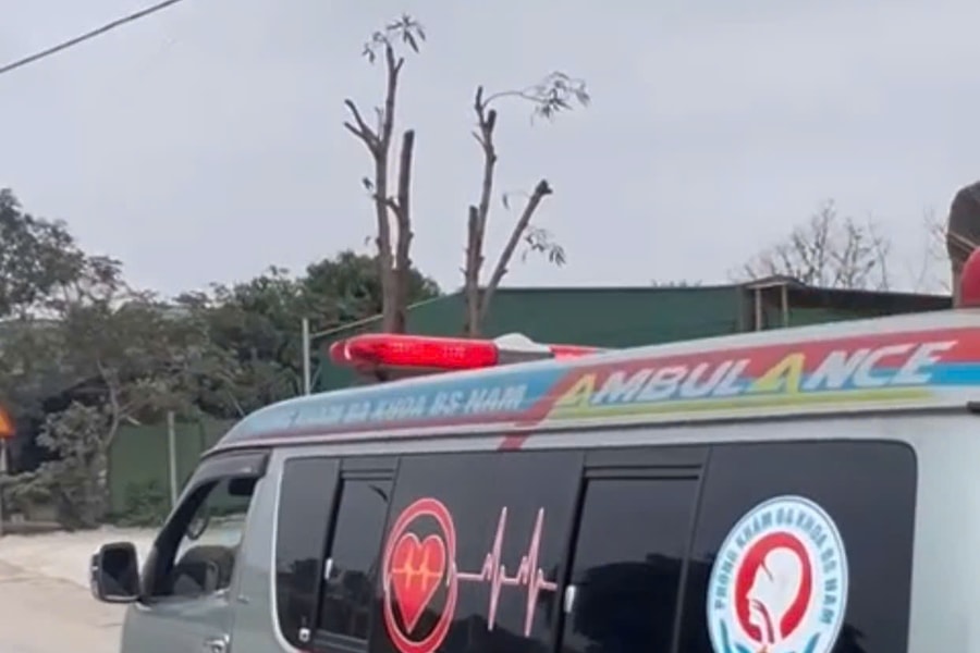 Xử phạt 2 tài xế xe cứu thương sử dụng tín hiệu ưu tiên không đúng quy định