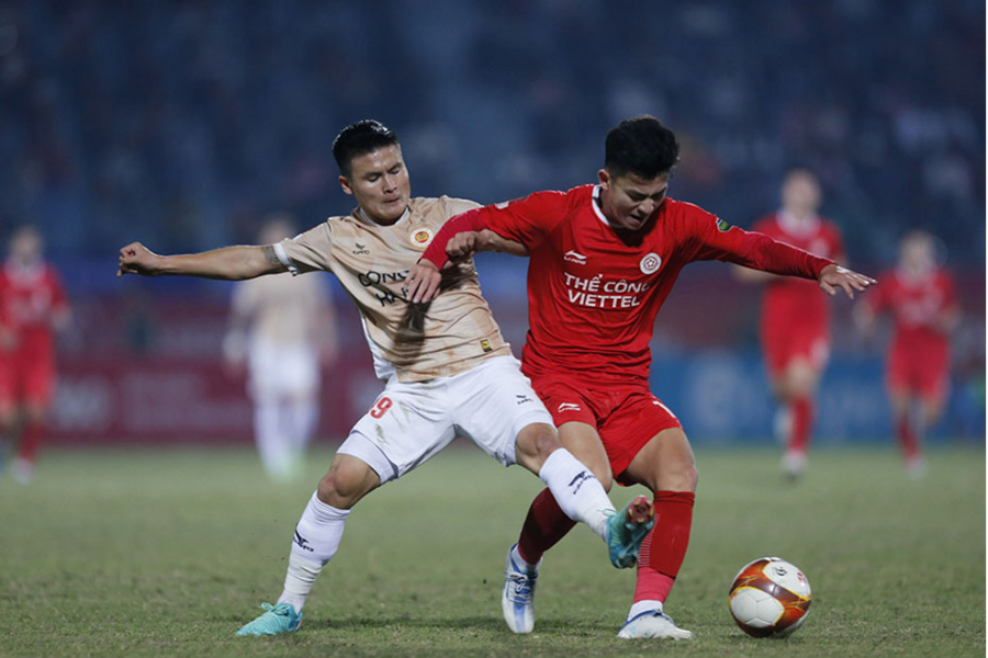 Nam Định thua tan nát trước đội bóng Nhật Bản; Cầu thủ gốc Việt ra sân cho đội trẻ Man United