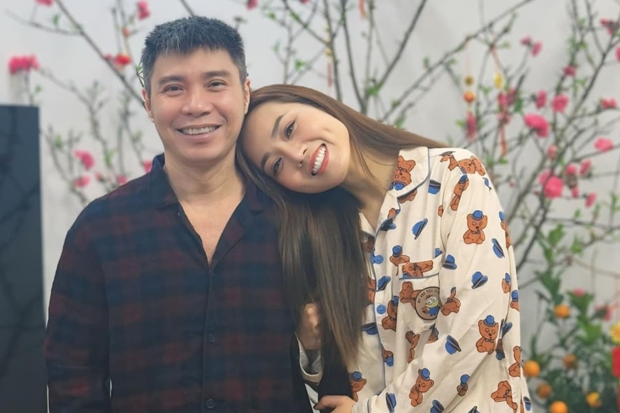 NSND Công Lý chỉ có thể tặng vợ trẻ chiếc bánh mì dịp sinh nhật