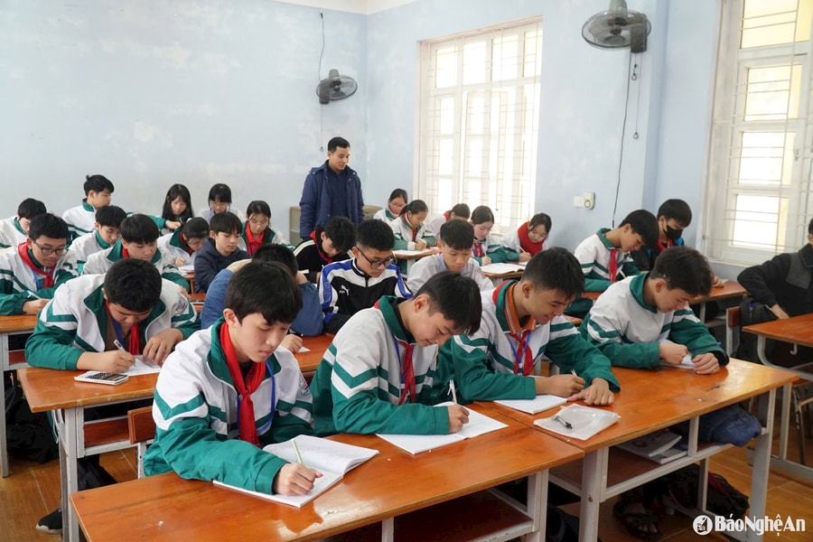 Nhiều giáo viên ở Nghệ An sẵn sàng dạy ôn thi miễn phí với học sinh cuối cấp