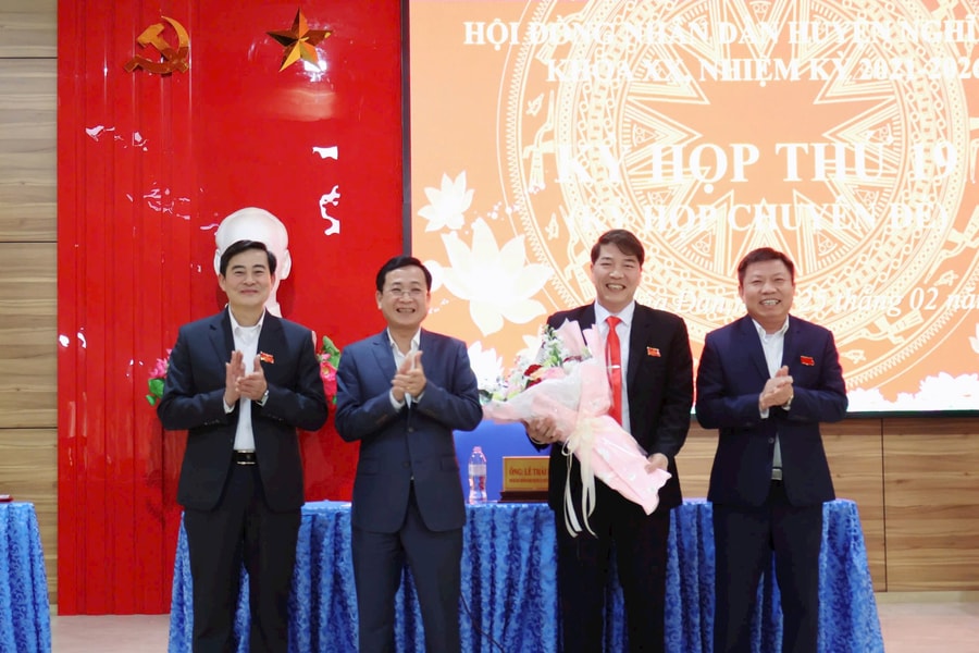 Ông Lâm Văn Thắng được bầu làm Phó Chủ tịch HĐND huyện Nghĩa Đàn