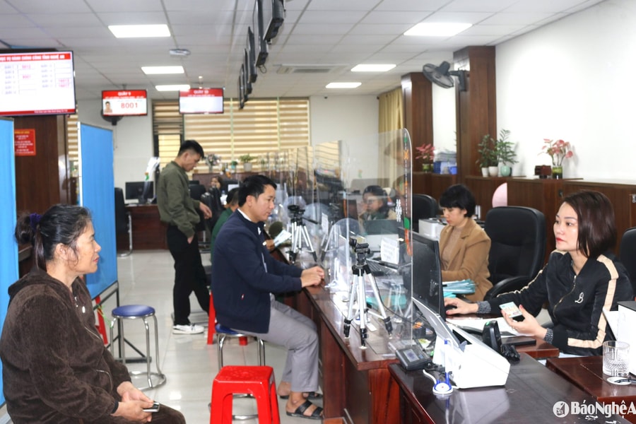 Nghệ An: Chỉ tiếp nhận cấp đổi, cấp lại giấy phép lái xe còn giá trị sử dụng dưới 15 ngày