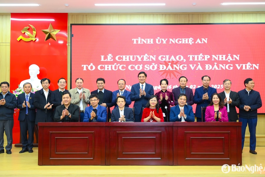 Đảng ủy khối Doanh nghiệp tỉnh Nghệ An chuyển giao tổ chức đảng, đảng viên