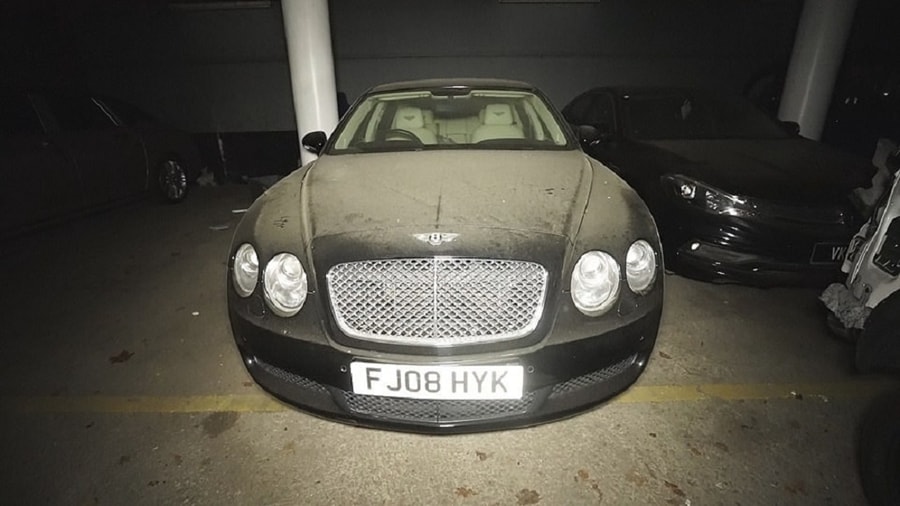 5 điều không nên làm khi ô tô bám bụi