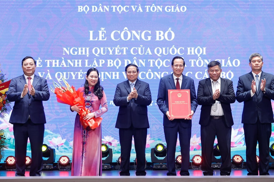 Công bố Nghị quyết của Quốc hội về việc thành lập Bộ Dân tộc và Tôn giáo