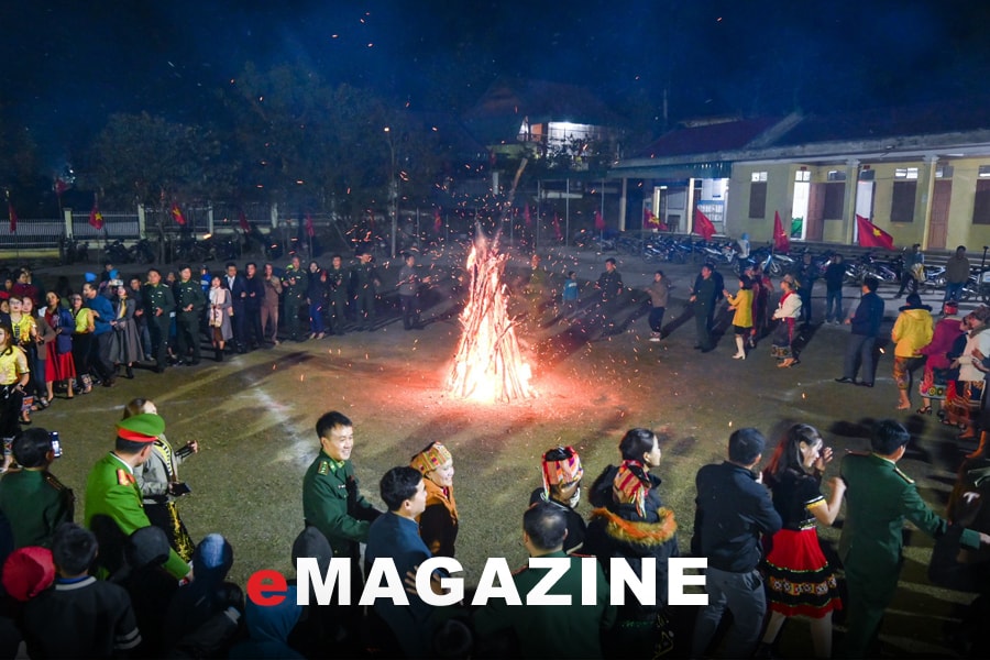 Ở đâu khó, có đảng viên quân hàm xanh