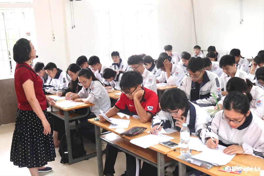 Nghệ An đảm bảo 100% học sinh cuối cấp được ôn tập theo nguyện vọng