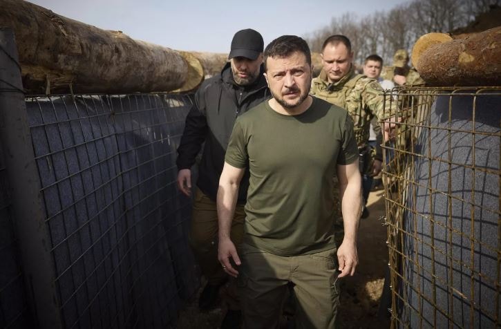 Chính trị gia Pháp kêu gọi ông Zelensky từ chức vì hòa bình ở Ukraine