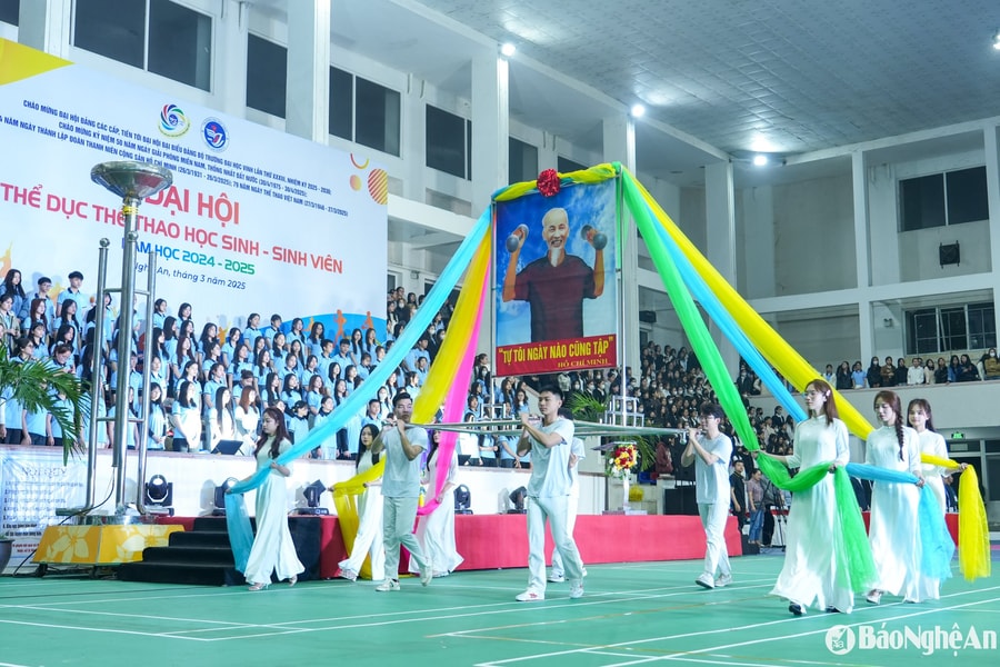 Hơn 1.100 vận động viên tham gia Đại hội thể dục thể thao học sinh, sinh viên Trường Đại học Vinh