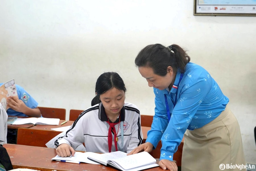 Giáo viên Nghệ An tăng tiết và hỗ trợ thêm ngoài giờ cho học sinh ôn thi cuối cấp