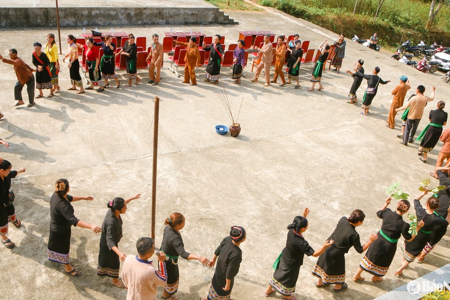 Độc đáo lễ đón tiếng sấm đầu năm của tộc người Ơ Đu