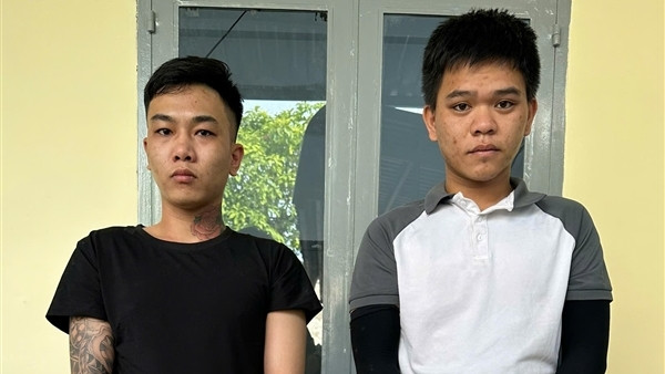 Mâu thuẫn nợ nần, mang 'bom xăng' đến phòng trọ phóng hỏa