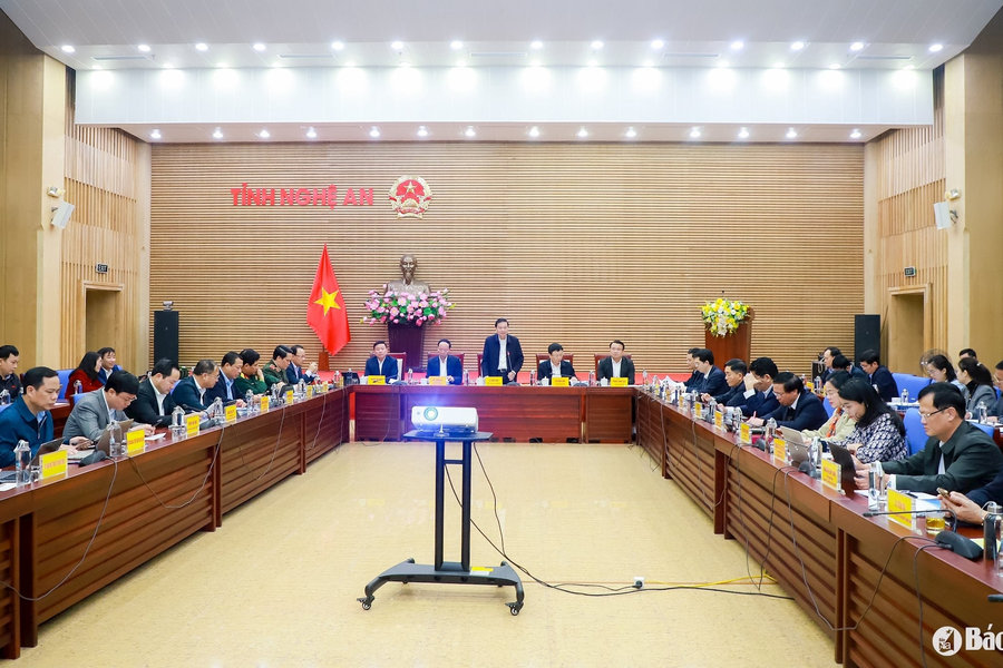 Nghệ An tập trung đốc thúc thực hiện kế hoạch năm 2025 bảo đảm mục tiêu tăng trưởng đạt 10,5%