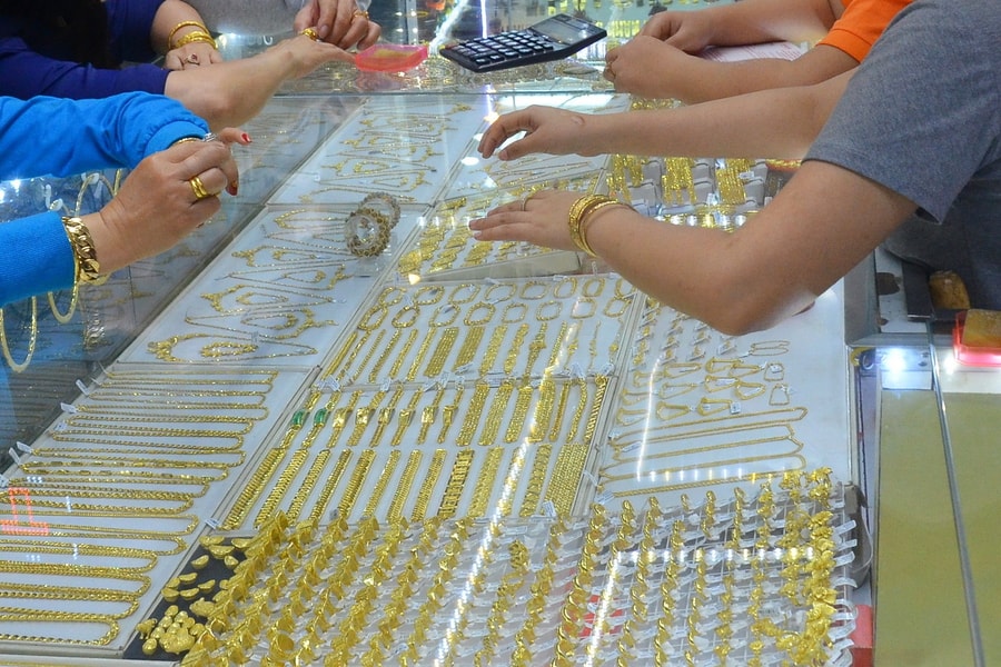 Giá vàng hôm nay 18/3: Giá vàng trong nước tăng phi mã lên đỉnh sát 100 triệu