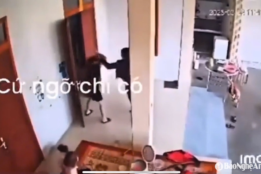 Người đàn ông đánh đập vợ con giữa bữa cơm khai do say rượu