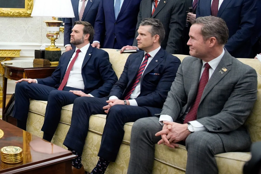 Quan chức cấp cao Mỹ để lọt thông tin quân sự qua ứng dụng tin nhắn