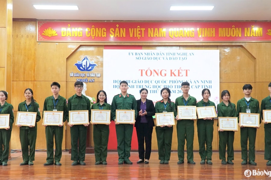16 tập thể, 14 cá nhân xuất sắc tại Hội thi Giáo dục quốc phòng, an ninh năm 2025 của Nghệ An