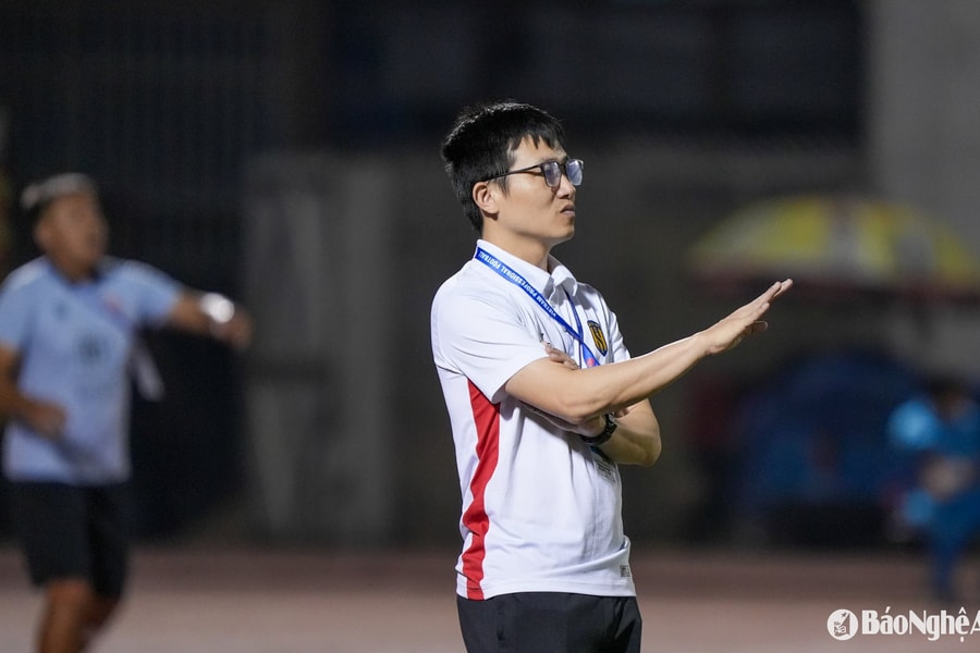 Huấn luyện viên trưởng Sông Lam Nghệ An tiếc nuối sau trận hòa trước Câu lạc bộ TP. Hồ Chí Minh