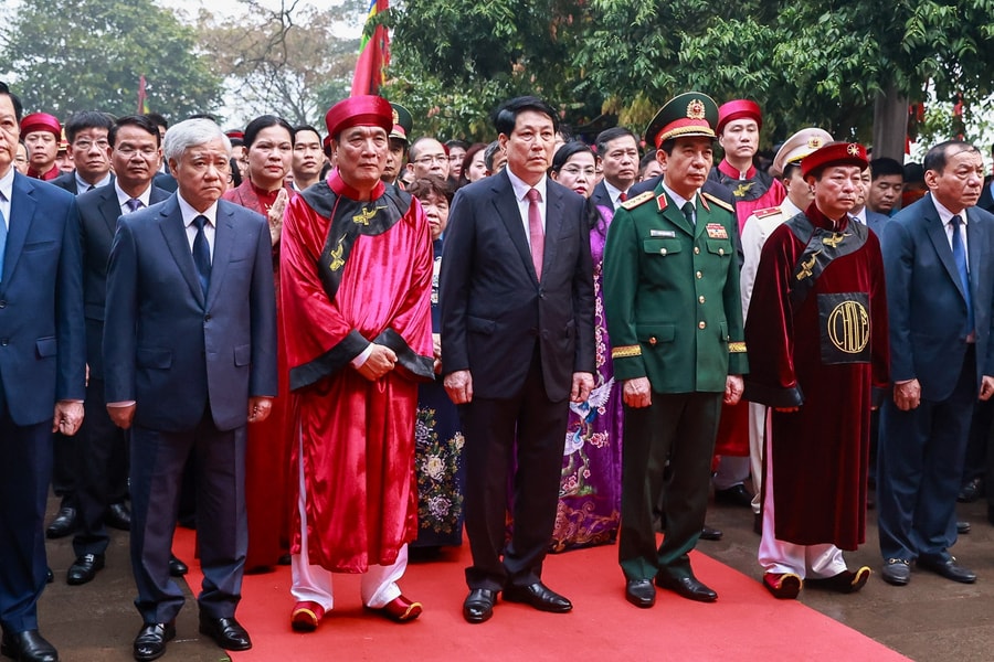 Lễ dâng hương tưởng nhớ các Vua Hùng