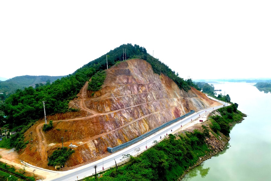 Hoàn tất xử lý sạt lở núi Nguộc (Thanh Chương)