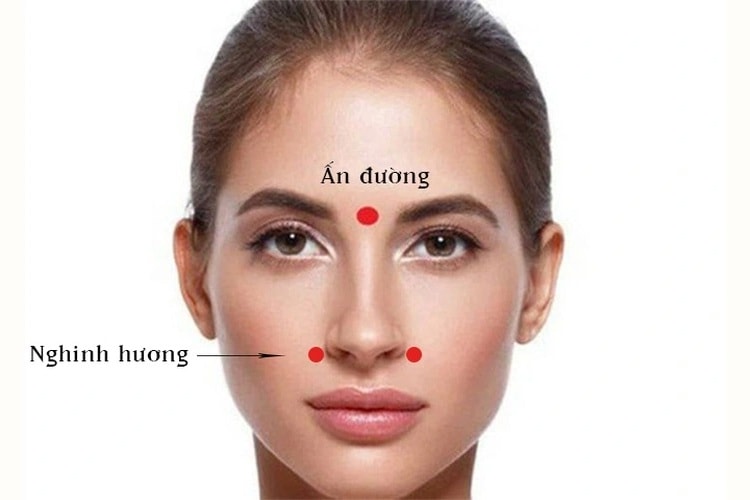 Cách day bấm huyệt giảm triệu chứng đau đầu, ngạt mũi do cúm