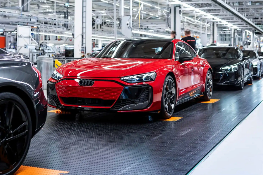 Nhiều hãng ô tô tạm dừng xuất khẩu xe vào Mỹ do thuế tăng