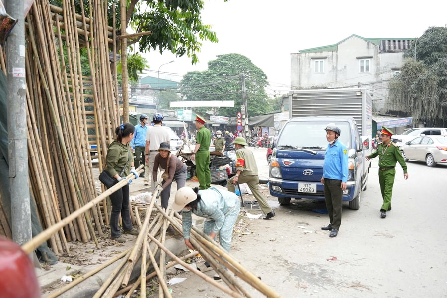 TP Vinh mở đợt cao điểm đảm bảo trật tự đô thị trên tuyến đường Lê Hồng Sơn