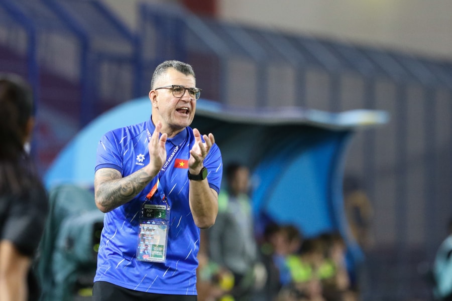 HLV Cristiano Roland : 'U17 Việt Nam đã chiến đấu bằng cả trái tim'