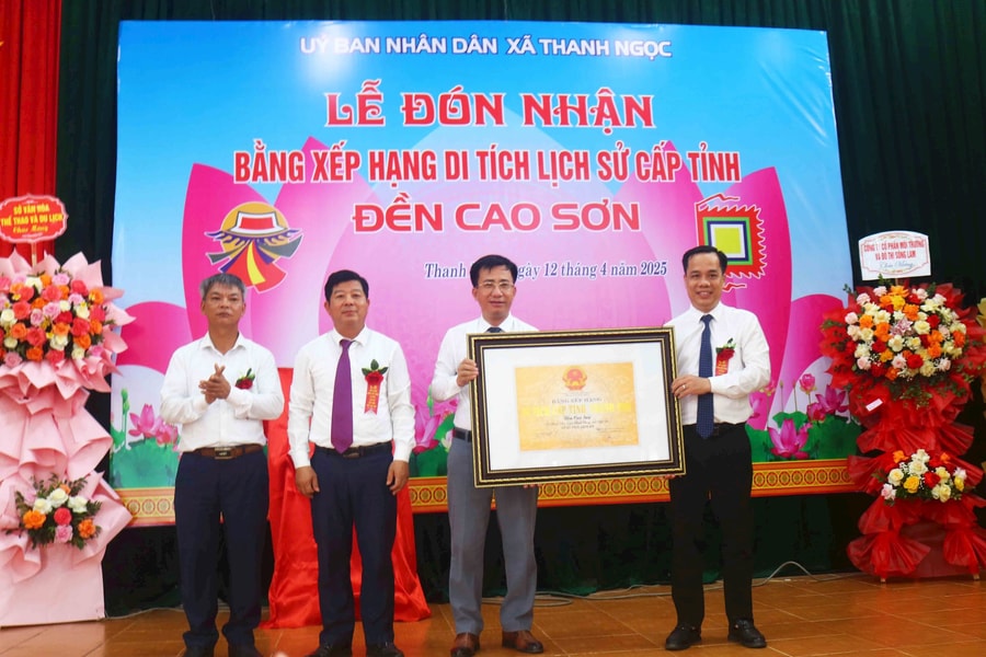 Đón nhận Bằng công nhận Di tích Lịch sử cấp tỉnh đền Cao Sơn