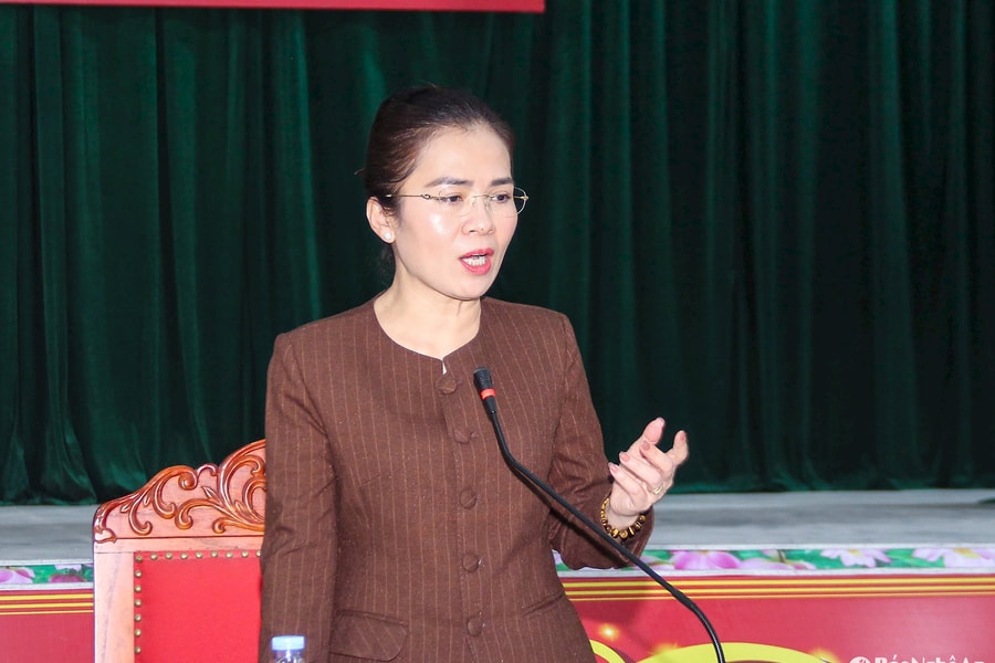 Phó Bí thư Tỉnh ủy Nghệ An Võ Thị Minh Sinh làm việc với huyện Quỳnh Lưu về sắp xếp đơn vị hành chính cấp xã