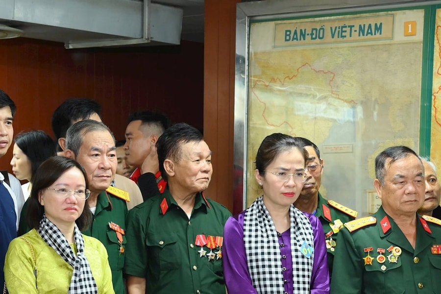 Điểm tin ngày 19/4