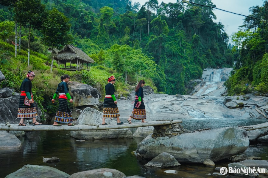 Về Quế Phong, trải nghiệm du lịch cộng đồng Mường Đán