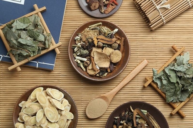 Bài thuốc chữa mất ngủ từ thảo dược quanh nhà
