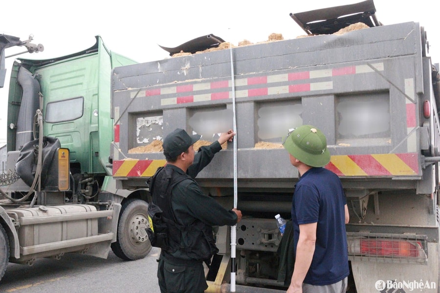 Chủ xe ở Nghệ An bị phạt 70 triệu đồng vì để tài xế chở hàng quá tải