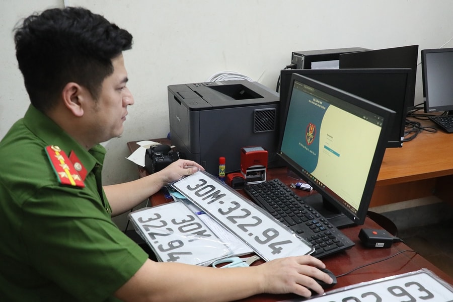 Sáp nhập tỉnh, đổi tên hành chính: Người dân có cần đổi biển số xe, giấy đăng ký?