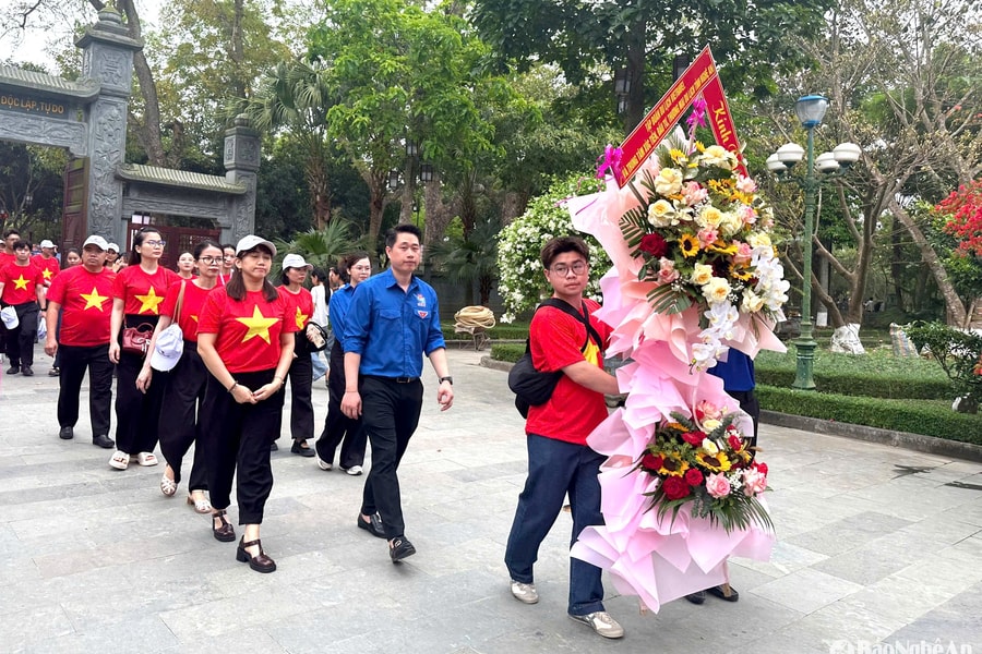 Trung tâm Xúc tiến đầu tư, Thương mại và Du lịch Nghệ An tổ chức hoạt động kỷ niệm 50 năm thống nhất đất nước