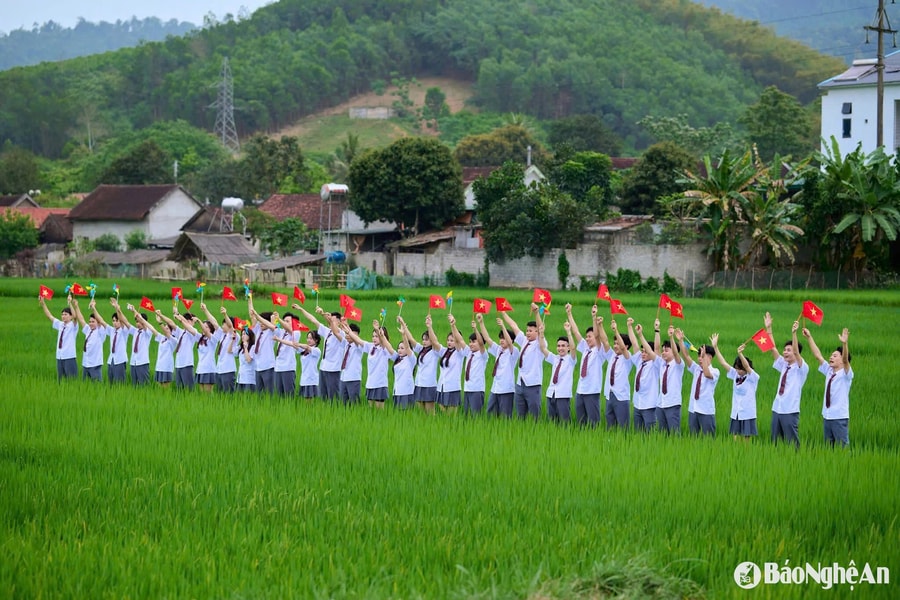 Những ngôi trường vùng cao xứ Nghệ tự hào kỷ niệm ngày lễ trọng đại của đất nước