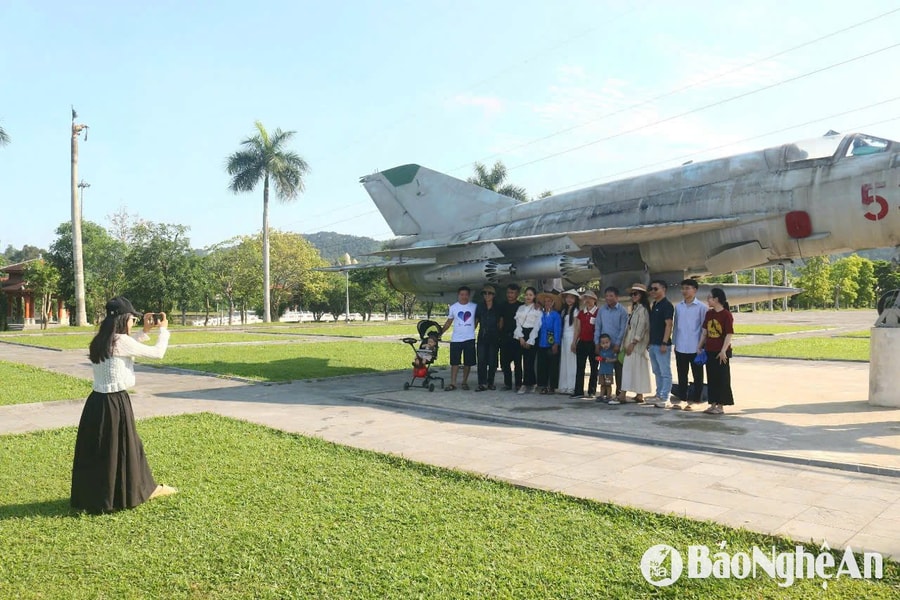 Truông Bồn đón hàng nghìn du khách dịp lễ 30/4-1/5