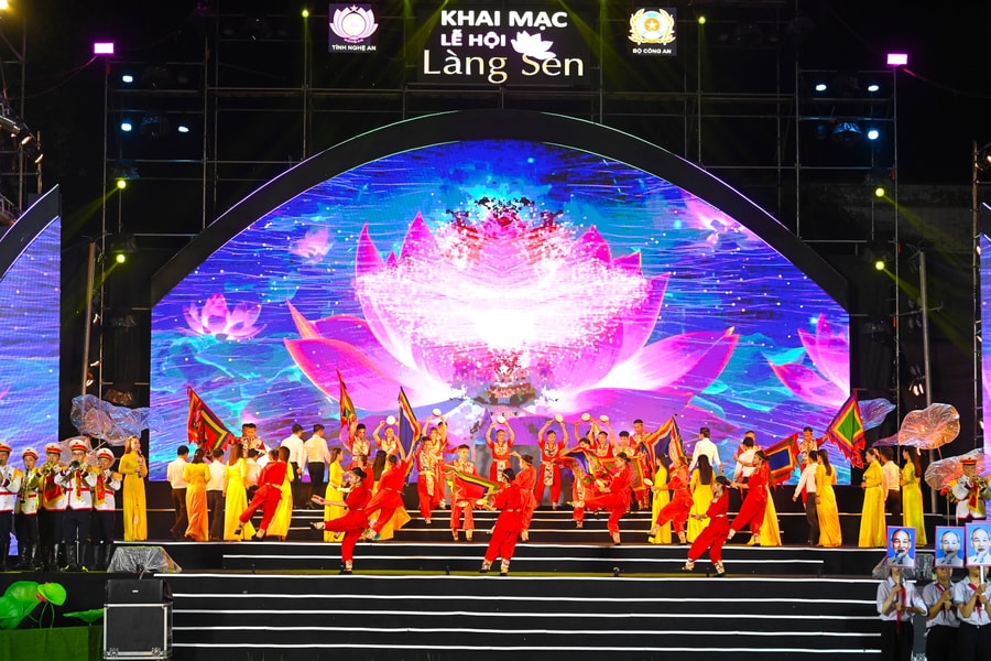Nhiều nghệ sĩ nổi tiếng sẽ biểu diễn tại đêm Khai mạc Lễ hội Làng Sen 2025