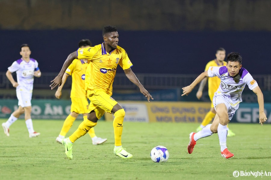 Sông Lam Nghệ An đối diện nỗi lo 'chảy máu' trụ cột ở mùa giải sau