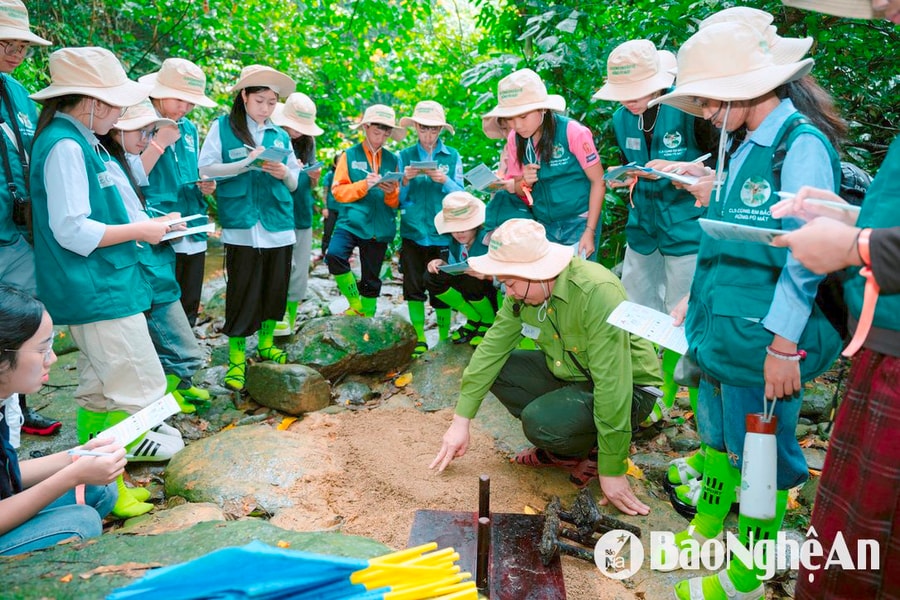 Gieo mầm xanh bảo tồn động vật hoang dã trong học đường ở Pù Mát